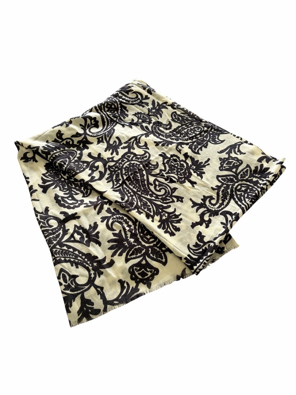 GUC, Black and Ivory Pashmina. Elegant, classic day to night